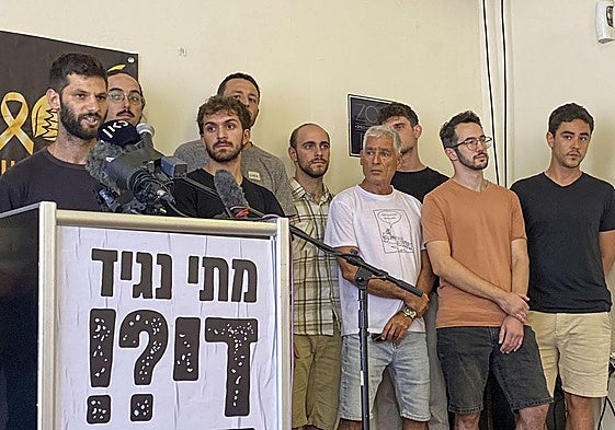 Cientos de reservistas israelíes se congregaron este martes en Tel Aviv para anunciar que no seguirán combatiendo en la que consideran una «guerra ilegal».