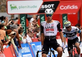 Juan Ayuso, victorioso en Los Corrales de Buelna.