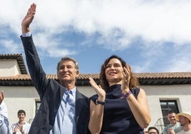 Alberto Núñez Feijóo y Isabel Díaz Ayuso, este viernes en el municipio madrileño de Arganda del Rey.