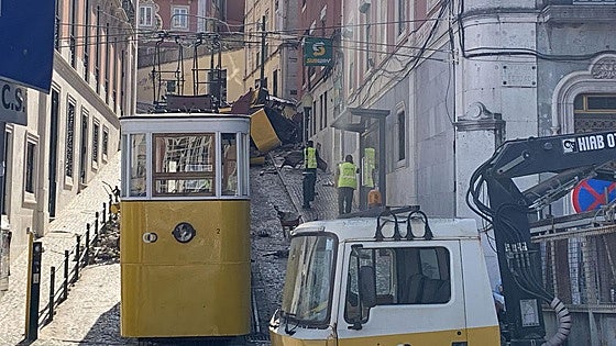Milagro en Lisboa: el padre del niño alemán del funicular al que dieron por muerto está hospitalizado