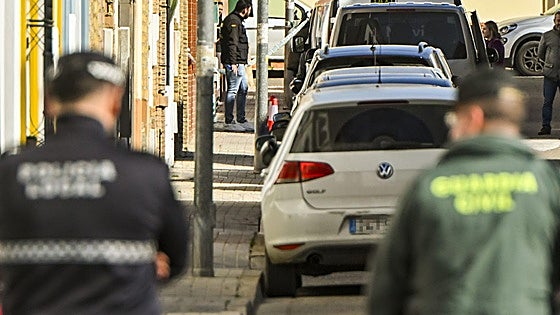 Dos muertos y un herido grave en un tiroteo contra un bar en Carmona (Sevilla)