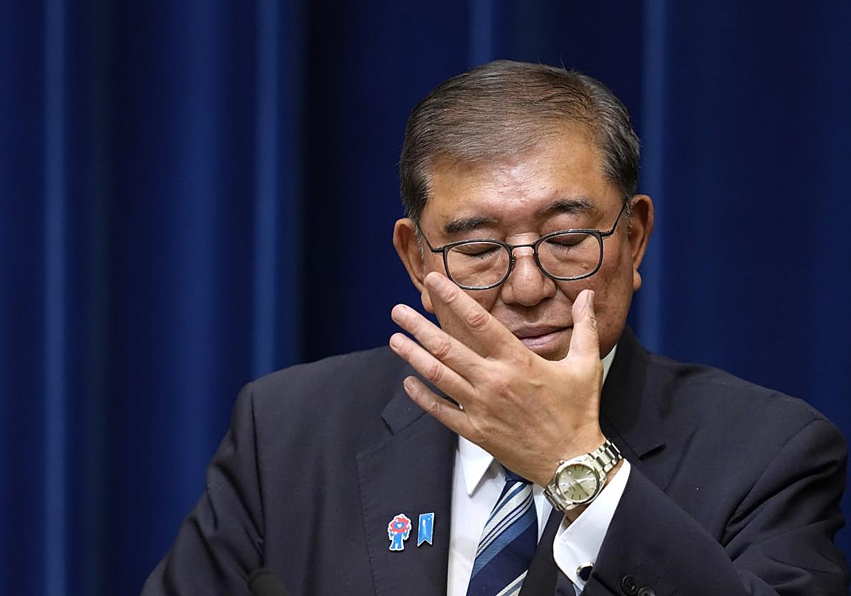 Shigeru Ishiba se emocionó durante el anuncio de su dimisión.