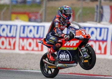 Ángel Piqueras gana y José Antonio Rueda suma en Moto3