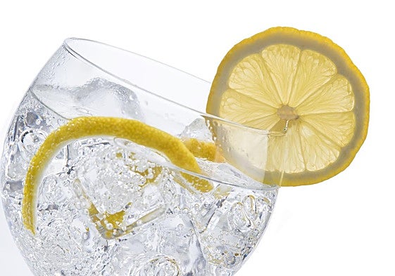 ¿Y si no soy capaz de beber el agua que necesito? Consejos para que no te pase