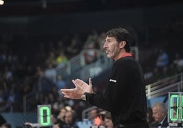 El seleccionador de Alemania, Álex Mumbru, durante el partido de octavos de final frente a Portugal.