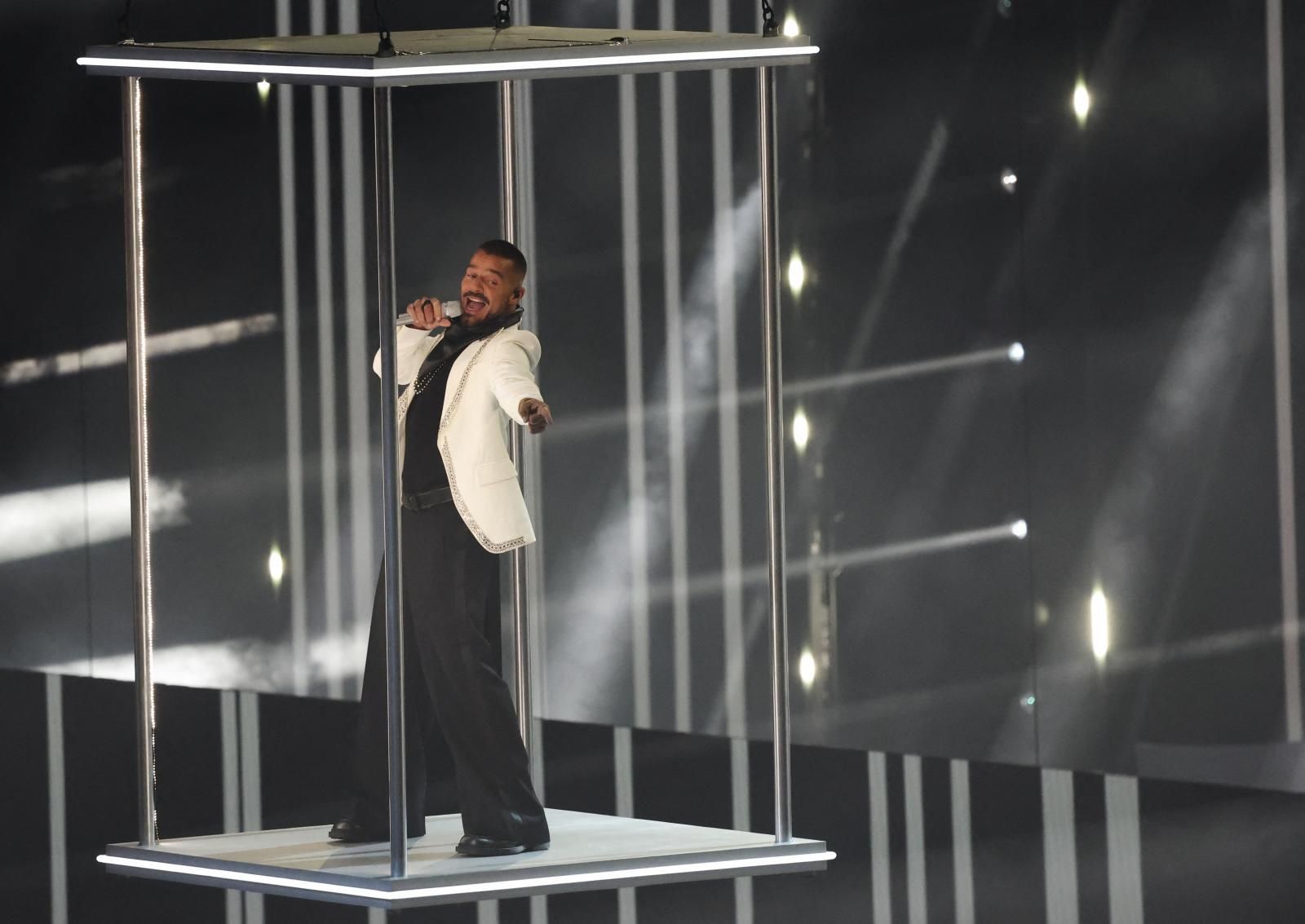 Ricky Martin, durante su actuación,
en la que puso a todo el público en pie con 'Livin' la vida loca'. 