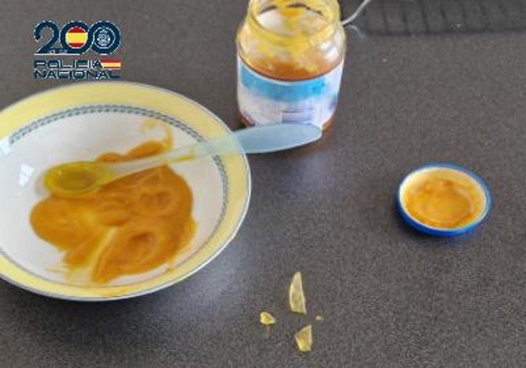 Detenidos los compañeros de piso de los padres de un bebé por meter cristales en el tarro de comida