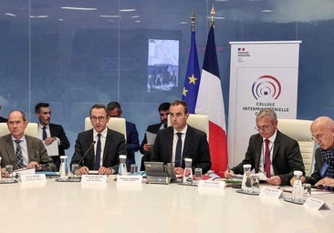 El nuevo primer ministro de Francia promete «una ruptura» respecto a Bayrou