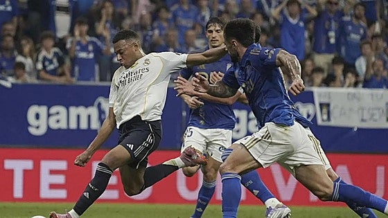 Un aficionado del Oviedo, arrestado por cánticos racistas contra jugadores del Real Madrid