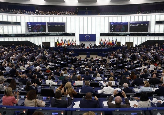 La Eurocámara aprueba una resolución que evita calificar de «genocidio» la situación en Gaza