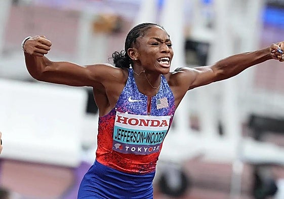 Jefferson-Wooden celebra su victoria.