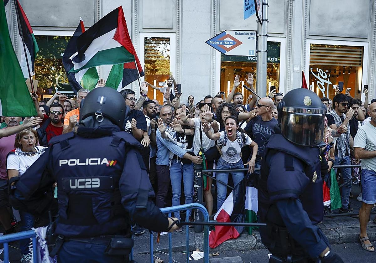 El PSOE responde a Feijóo que las protestas en La Vuelta «honran» la imagen de España