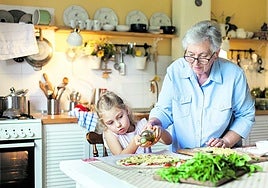 La idea de que la madre debe ocuparse del cuidado de los niños y de las tareas domésticas aún impera en muchas familias italianas.