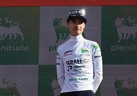 Matthew Riccitello, en el podio de la Bola del Mundo, en la 20ª etapa de la Vuelta.