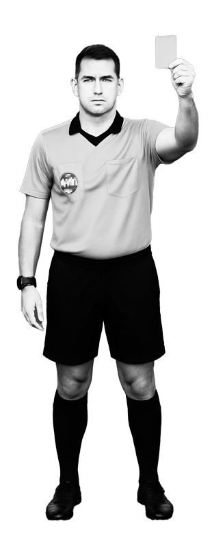 Árbitro mostrando tarjeta roja