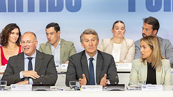 Feijóo acusa a Sánchez de agitar la «violencia política» para «su propia supervivencia»