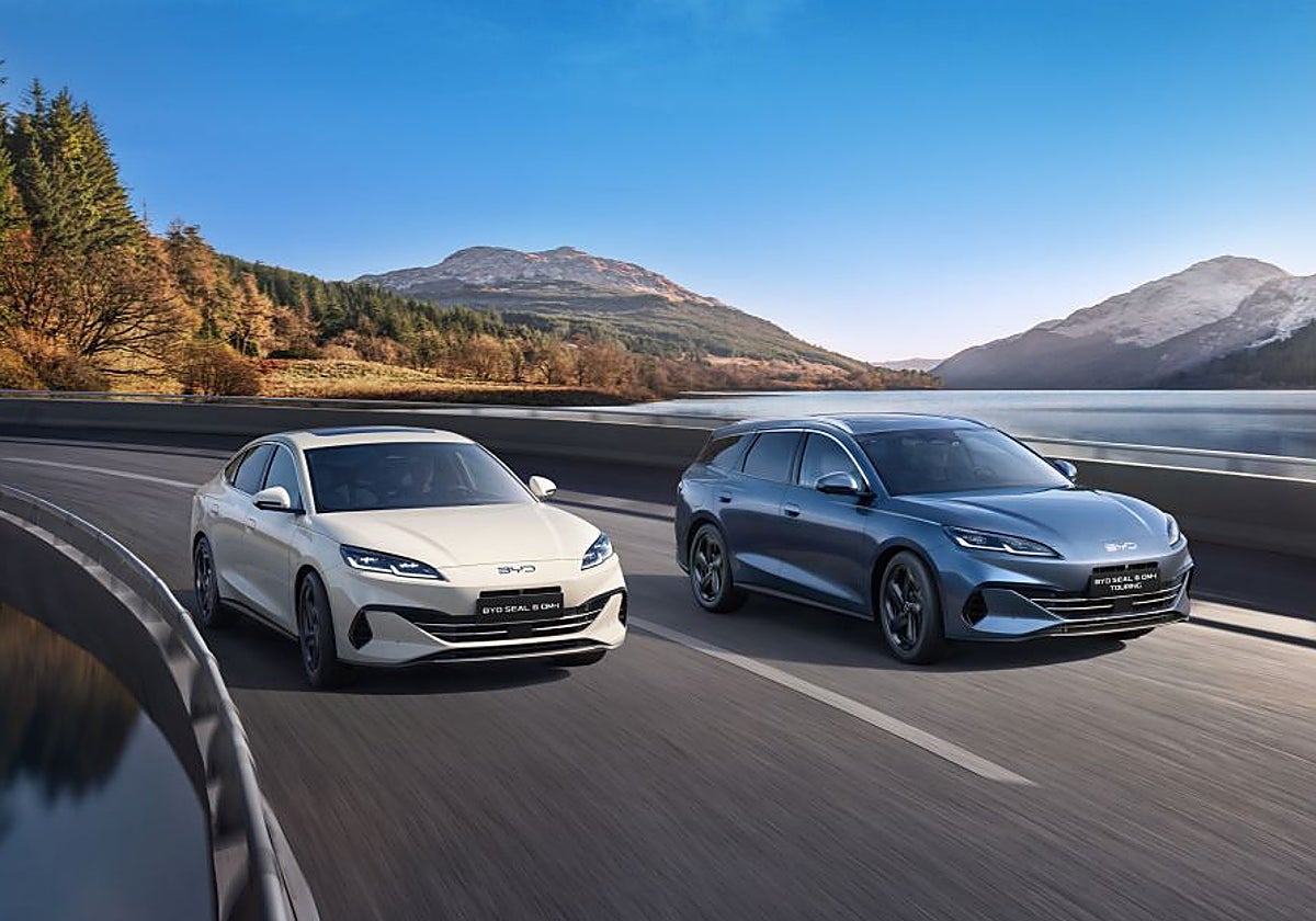 Versiones sedán de 4 puertas y familiar de 5