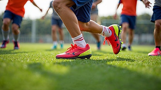 Estas son las mejores zapatillas de fútbol para jugar en césped artificial