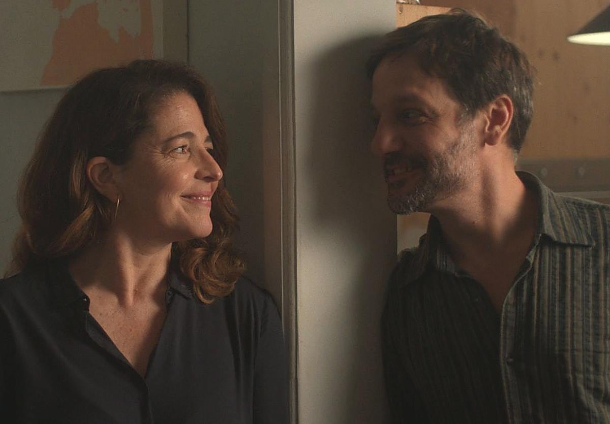 Nora Navas y el argentino Rodrigo de la Serna, una tensión sexual no resuelta en 'Mi amiga Eva'.