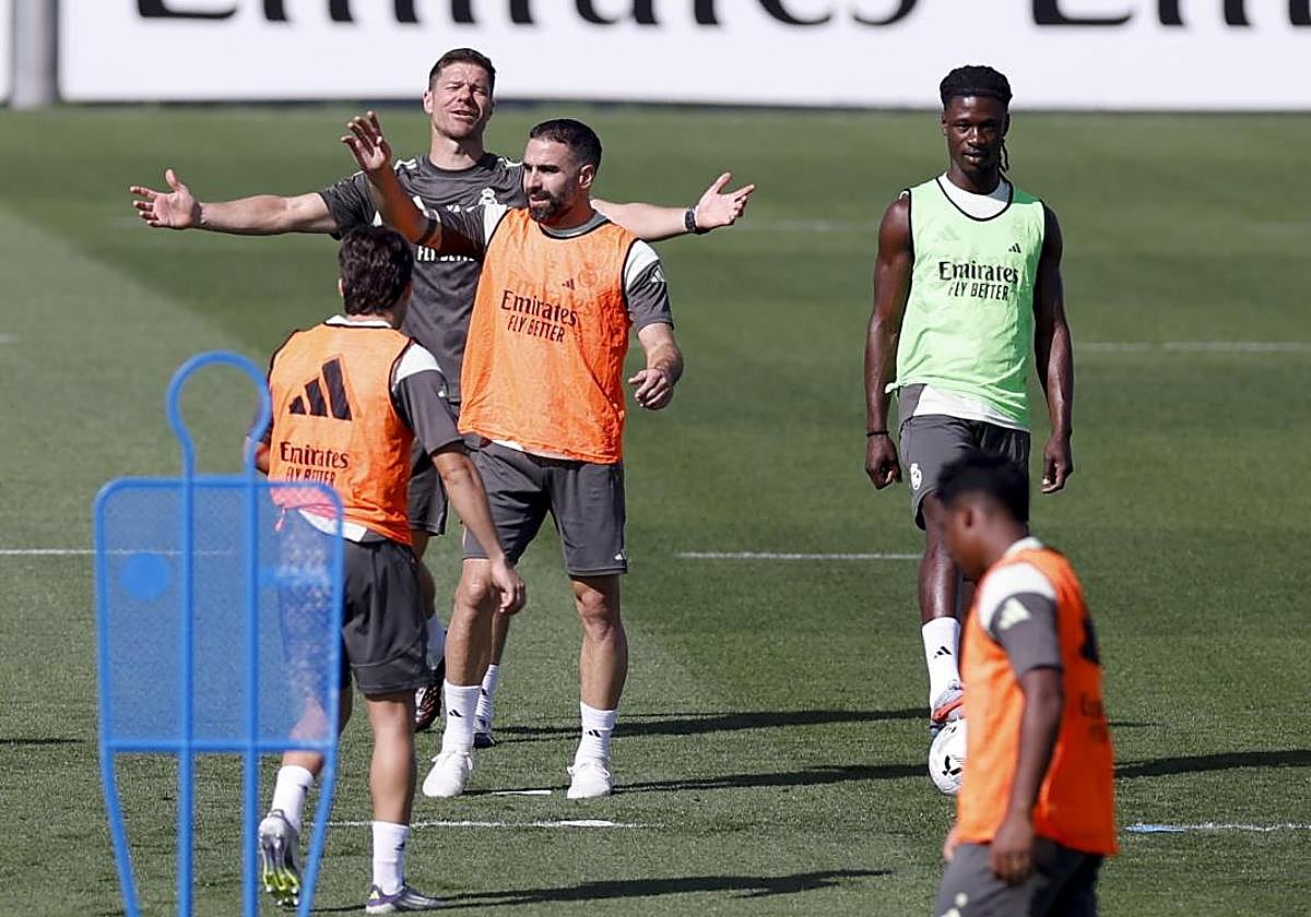 Xabi Alonso, durante el último entrenamiento del Madrid previo al duelo ante el Espanyol.