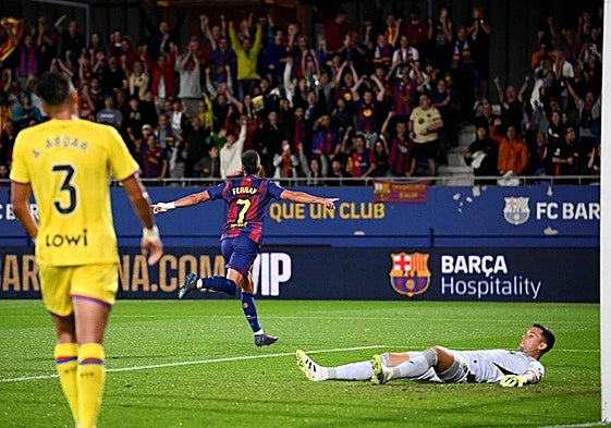 Ferran Torres celebra el primero de sus dos goles al Getafe.