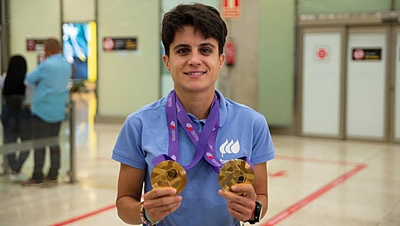 María Pérez ya está en España con sus dos oros