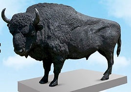 La escultura se erige como un símbolo de la «segunda vida útil» de los materiales