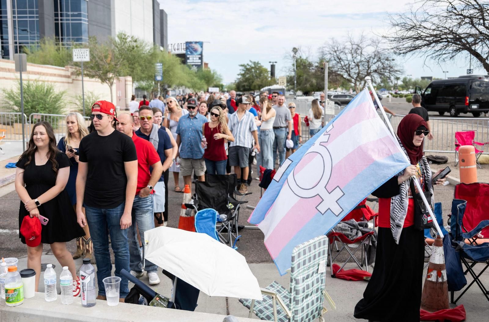 Multitudinario funeral por Charlie Kirk