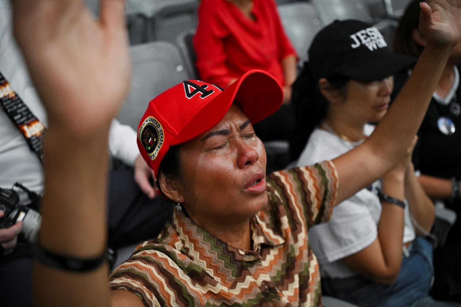 Multitudinario funeral por Charlie Kirk