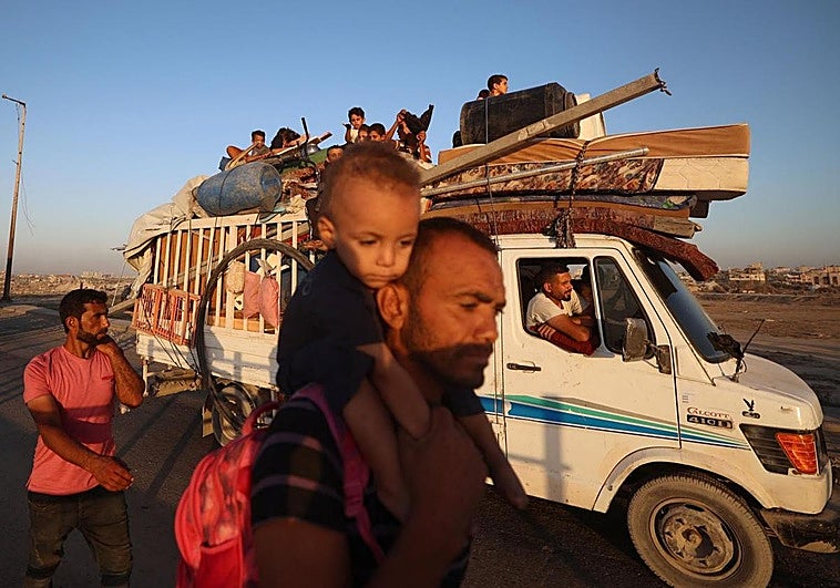 La situación en la Franja sigue en declive con el éxodo de miles de personas de Gaza City.