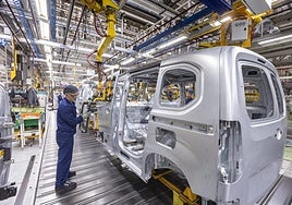 La fábrica de Stellantis en Vigo produce la familia de furgonetas K9.