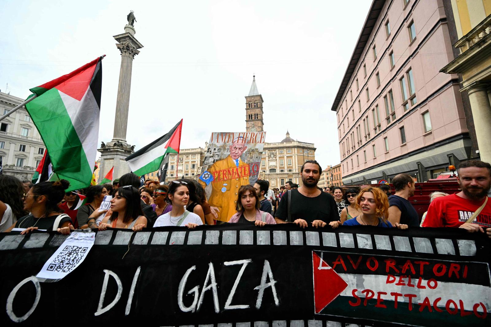 Miles de italianos toman las calles de varias ciudades en solidaridad con Gaza