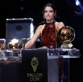 Aitana Bonmati, con el Balón de Oro 2025.