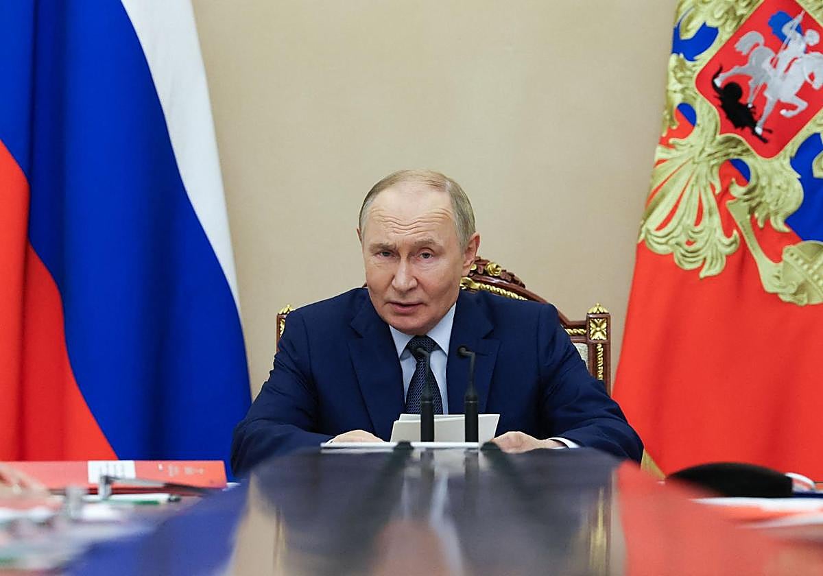 El presidente ruso, Vladímir Putin. durante una reunión este lunes en Moscú.