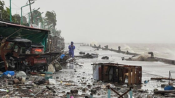 Cientos de vuelos cancelados y miles de evacuados en Filipinas y Hong Kong por un supertifón