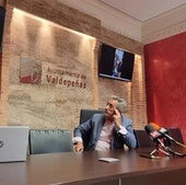 Piden la dimisión de un concejal de IU-Podemos por organizar su despedida de soltero en un auditorio municipal