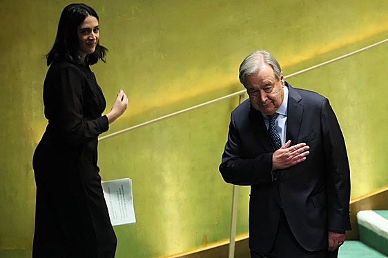Antonio Guterres agradece la ovación de los líderes mundiales tras su discurso.