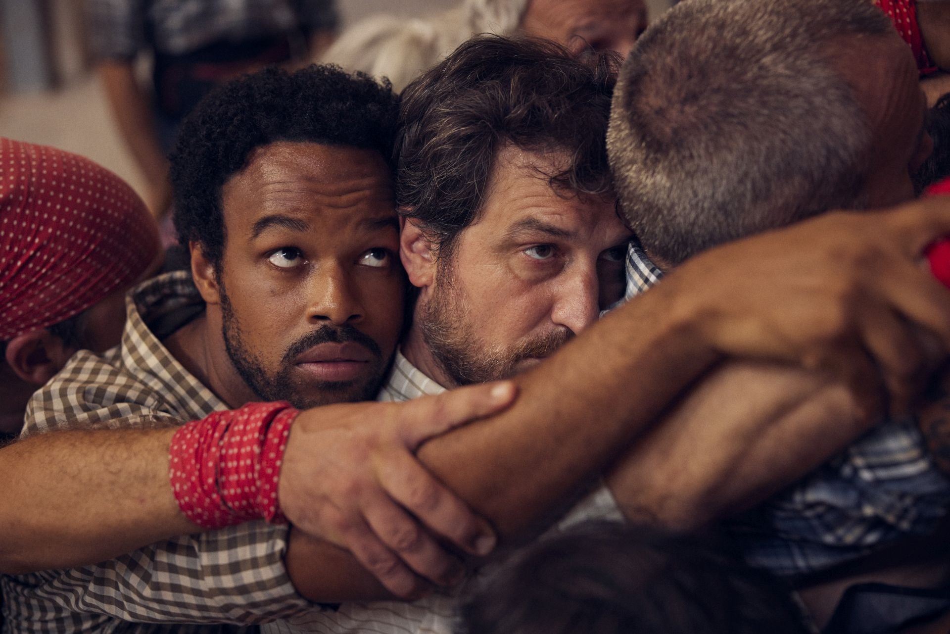 Imagen secundaria 2 - Tres fotogramas de la ficción.