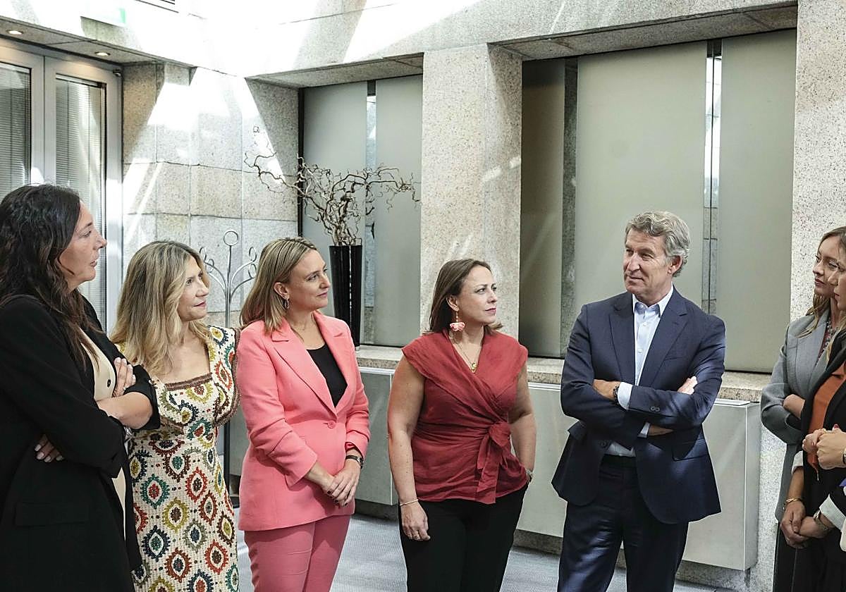 Feijóo, reunido este martes con las consejeras de Igualdad de las comunidades del PP.