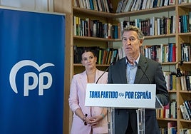El presidente del PP, Alberto Núñez Feijóo, con la presidenta de Baleares, Marga Prohens.
