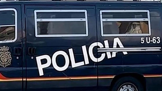 Un ladrón se encontró el cadáver tiroteado de un joven en Fuengirola y le robó sus pertenencias