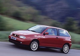 El Ibiza Cupra de 1996, basado en la segunda generación Ibiza, ofrecía 150 CV