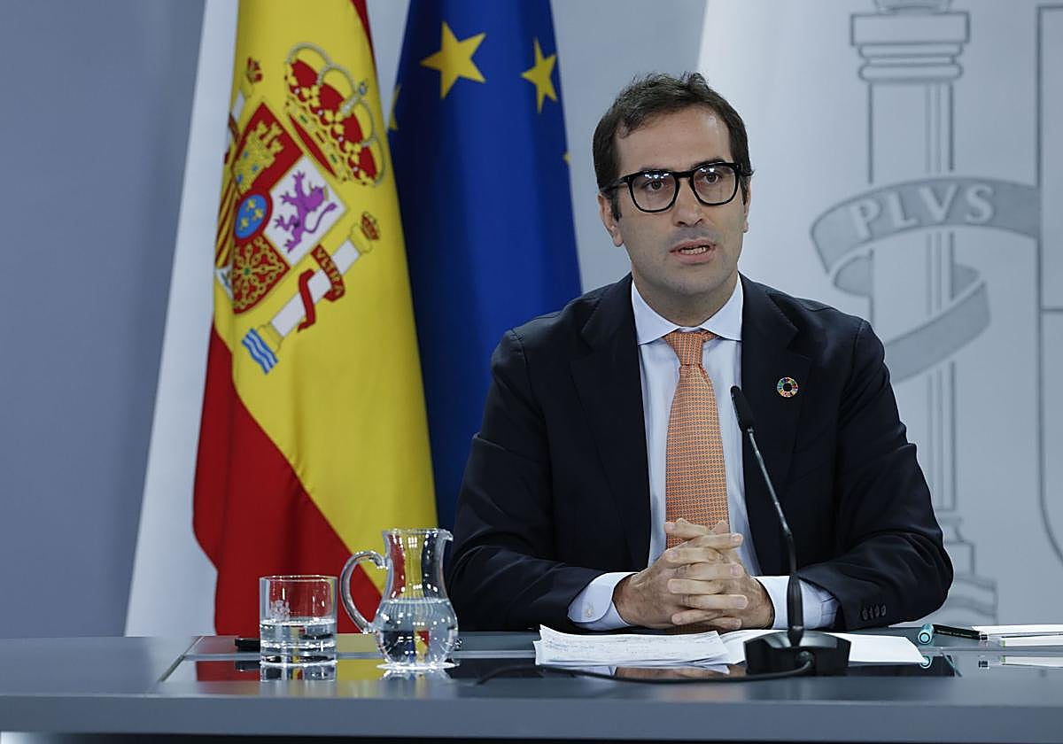 El ministro de Economía, Comercio y Empresas, Carlos Cuerpo, en la rueda de prensa del pasado martes tras el Consejo de Ministros