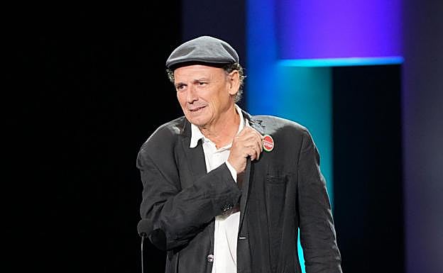 El director José Luis Guerín durante la gala de clausura del Festival de San Sebastián.