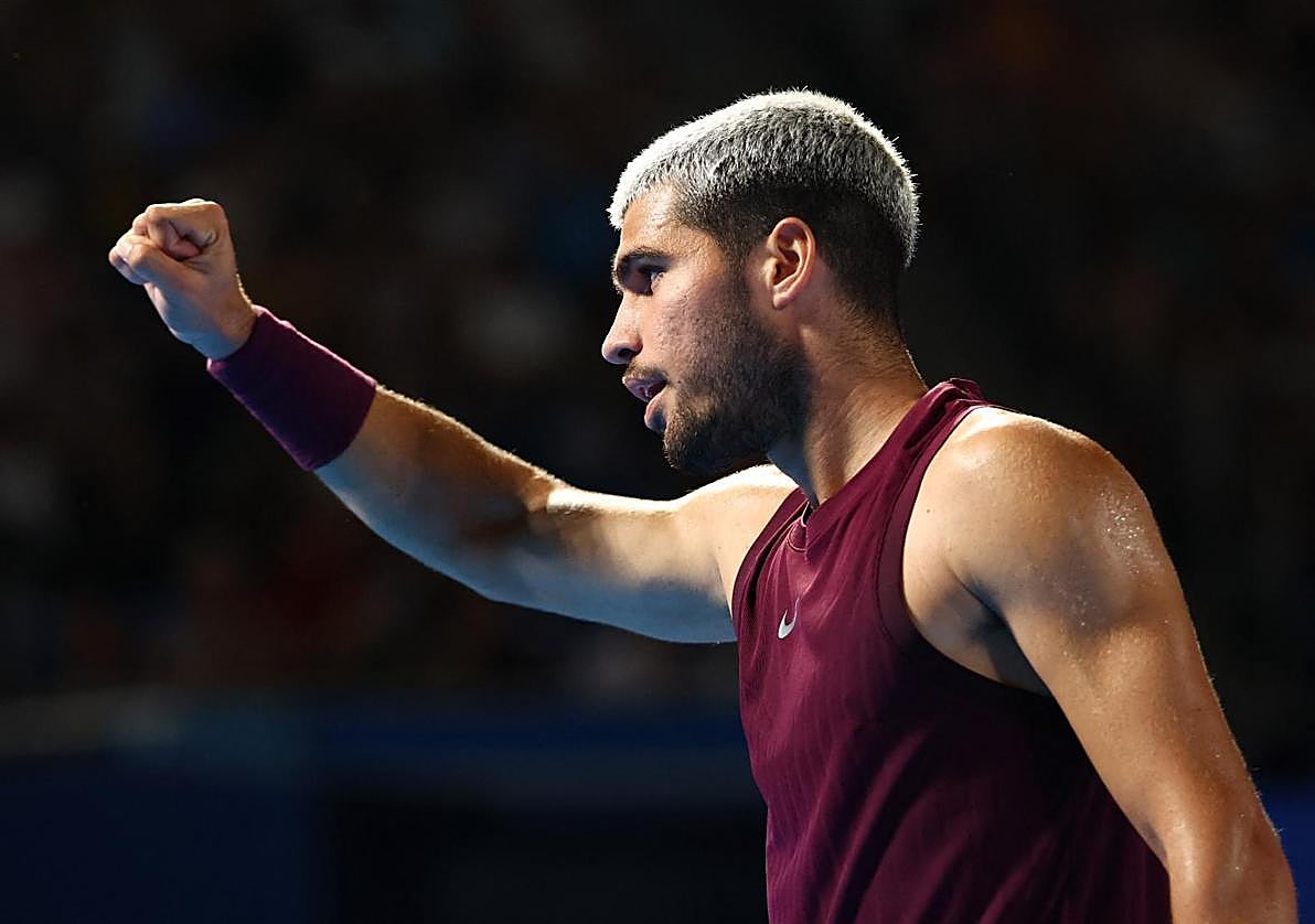Carlos Alcaraz celebra su victoria ante Casper Ruud.