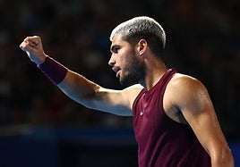 Carlos Alcaraz celebra su victoria ante Casper Ruud.