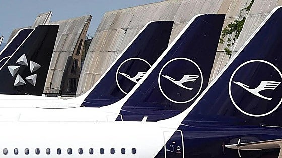 La compañía aérea alemana Lufthansa anuncia un recorte de 4.000 empleos en la administración