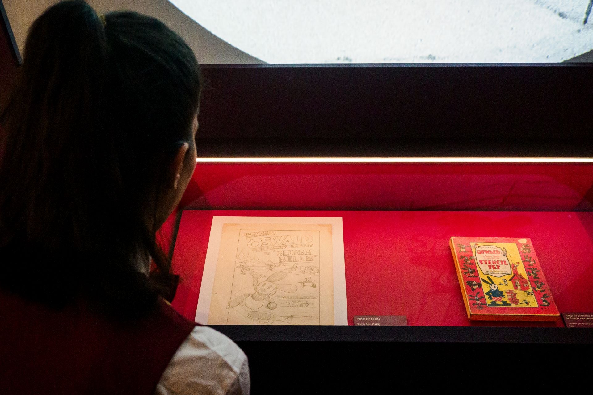 Póster conceptual para 'Sleigh Bells', un dibujo animado silente de Oswald el conejo afortunado, creado por Walt Disney en 1928.