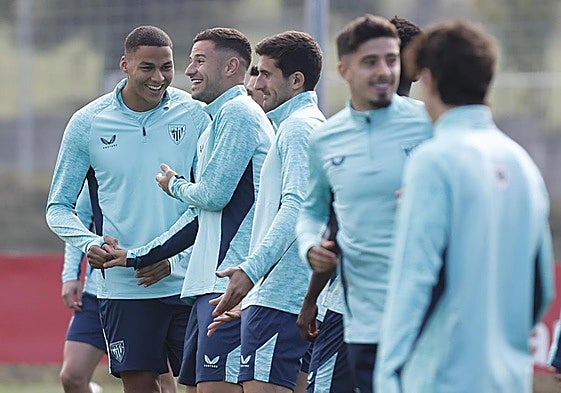 Los jugadores del Athletic preparan el duelo de Champions ante el Dortmund.