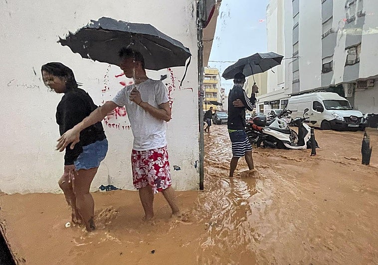 La borrasca se ceba con Baleares: parte de Ibiza sin luz y personas atrapadas en vehículos